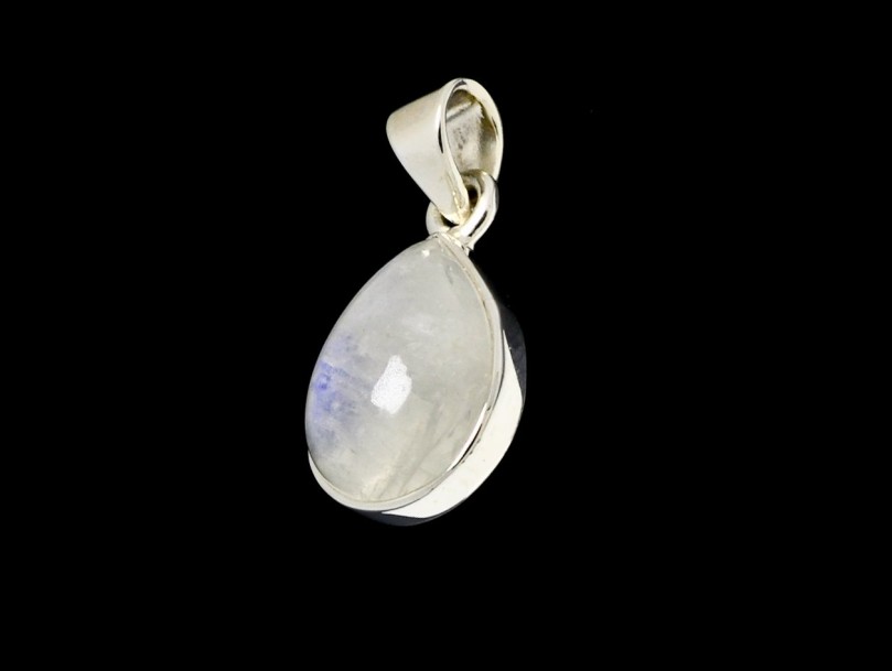 small pendant moonstone
